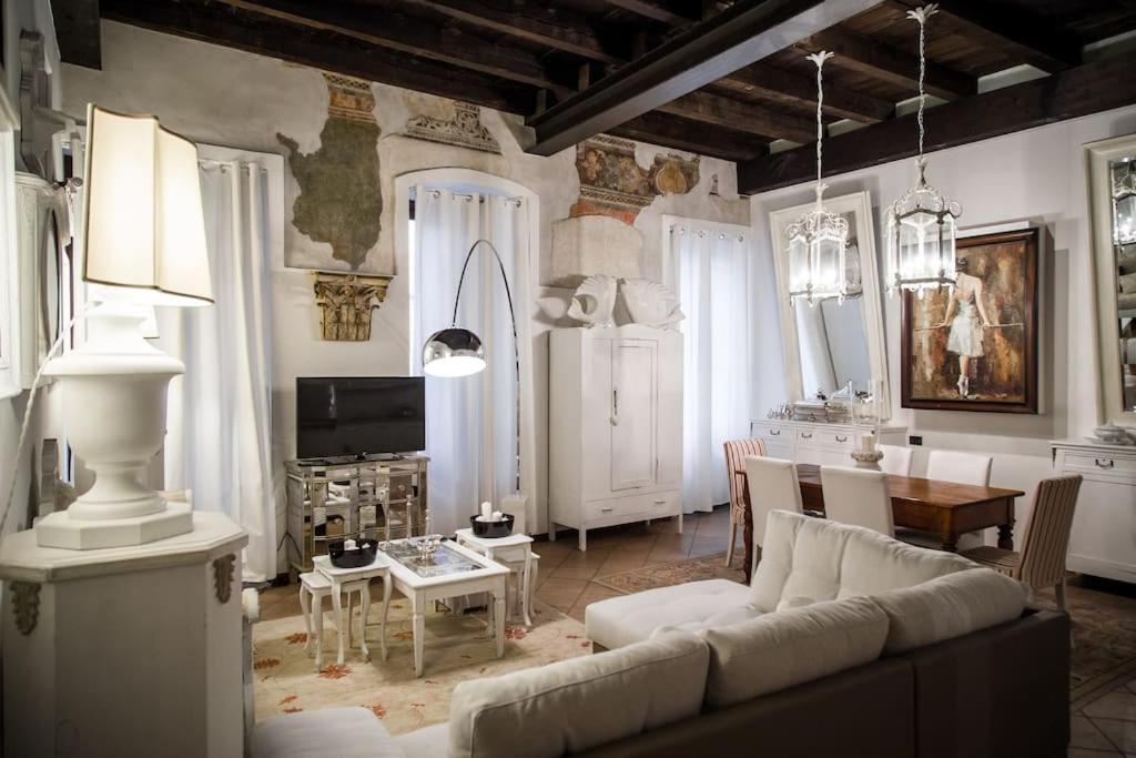 Piazza Erbe Luxury Apartment Verona Exterior foto